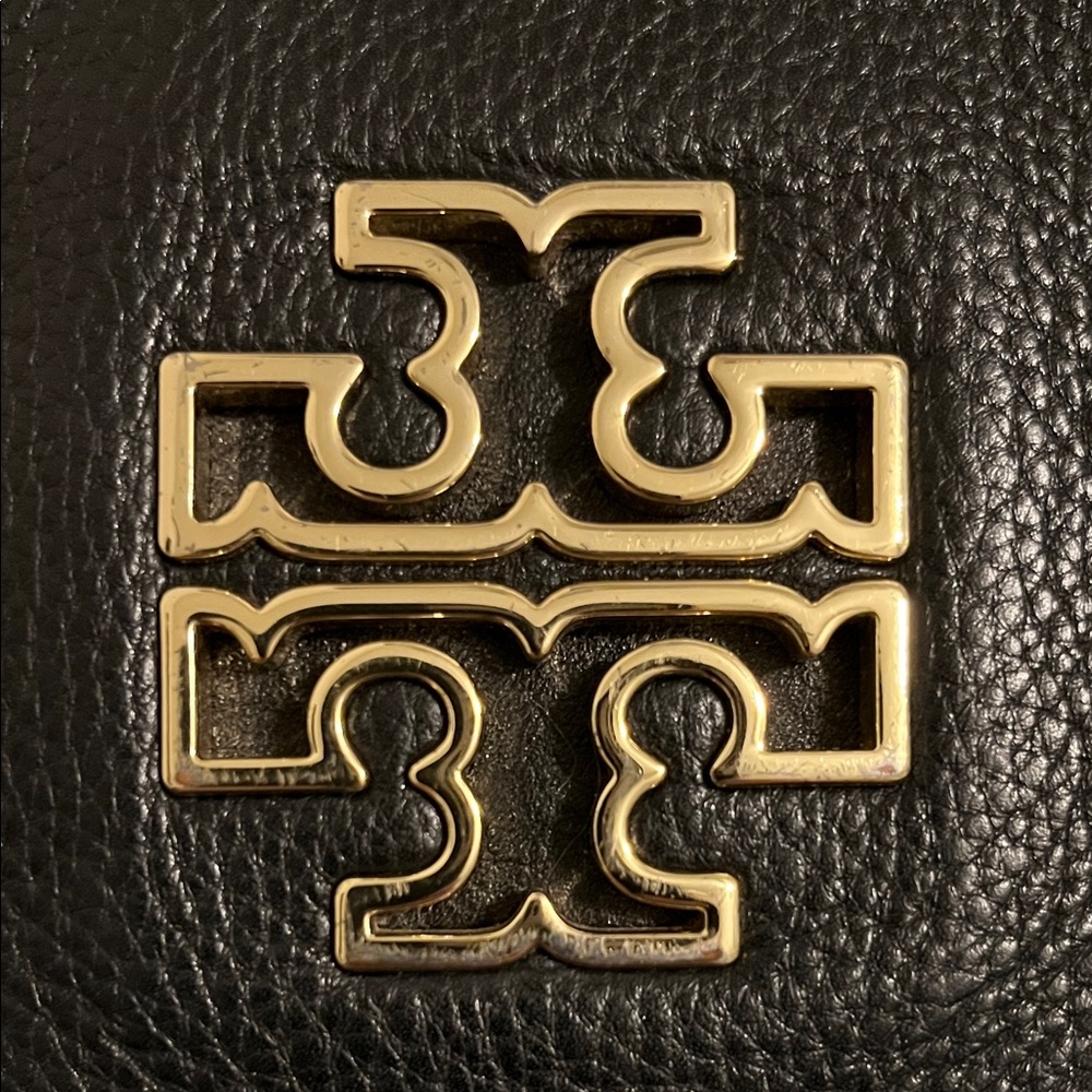 Tory Burch Britten Black Pebbled Leather Shoulder Bag with Gold Logo and Chain - Picture 2 of 16